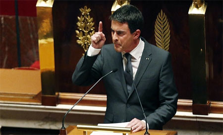 El premier francés pide poner fin a la acogida de refugiados
